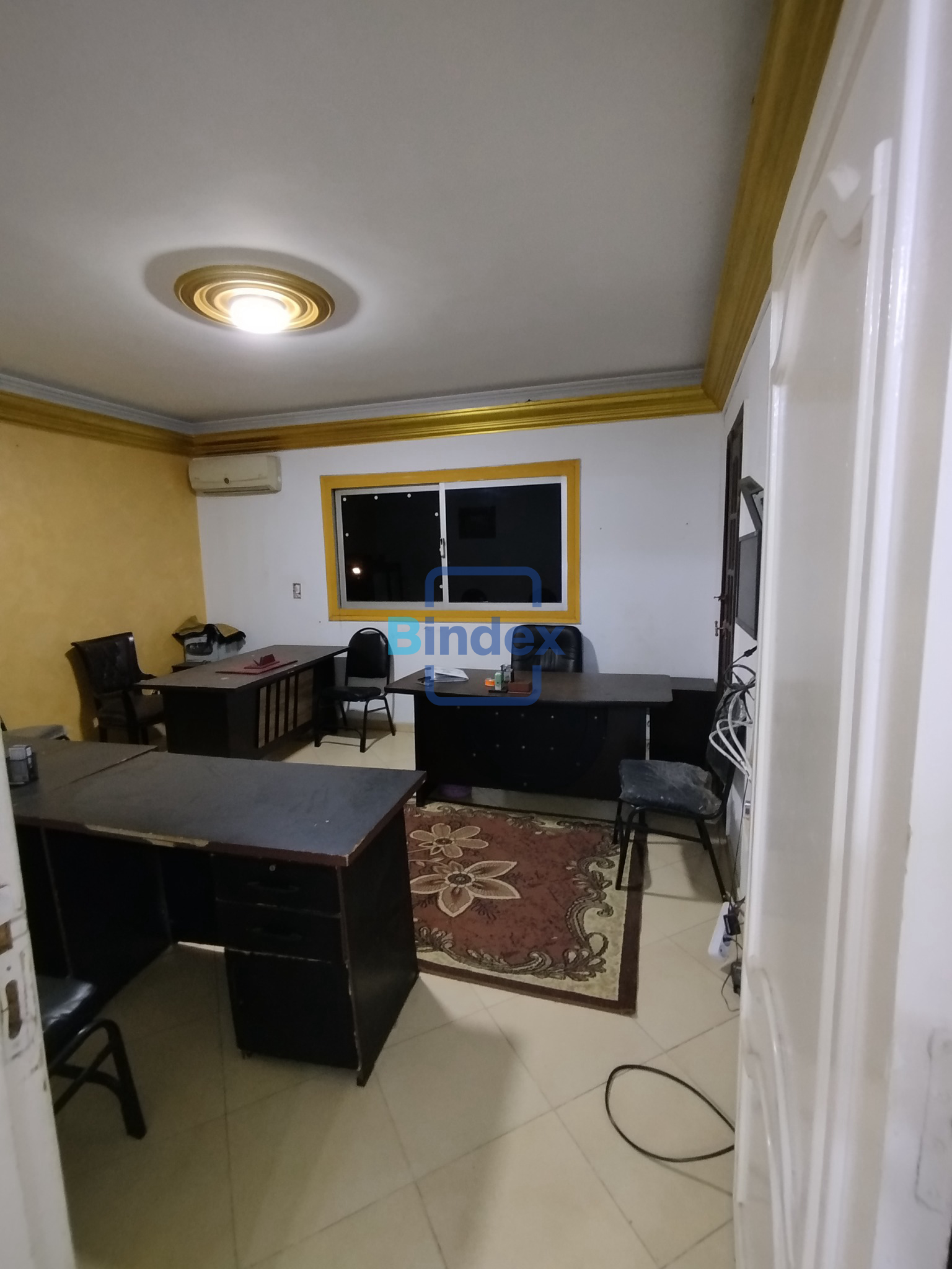 مكتب إدارى مجهز مفروش بالكامل 
