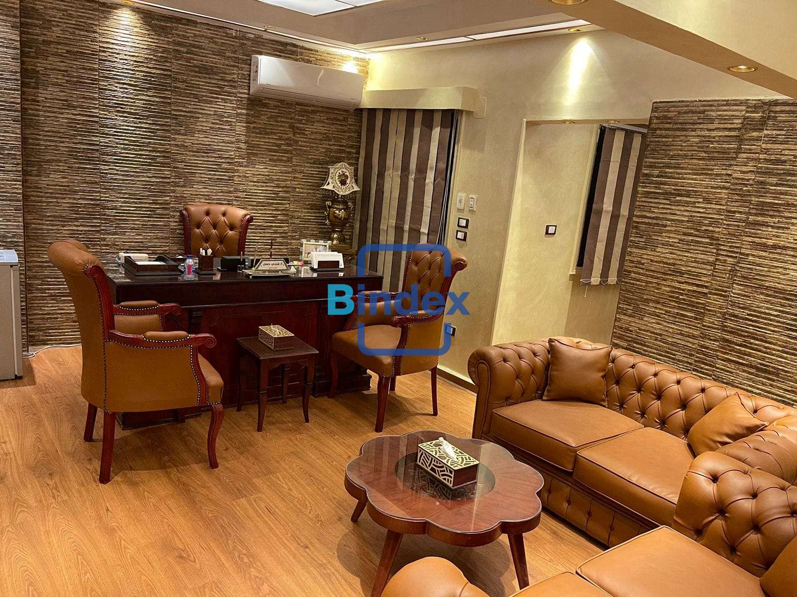 للإيجار مكتب إدارى بشارع فيصل الرئيسى 